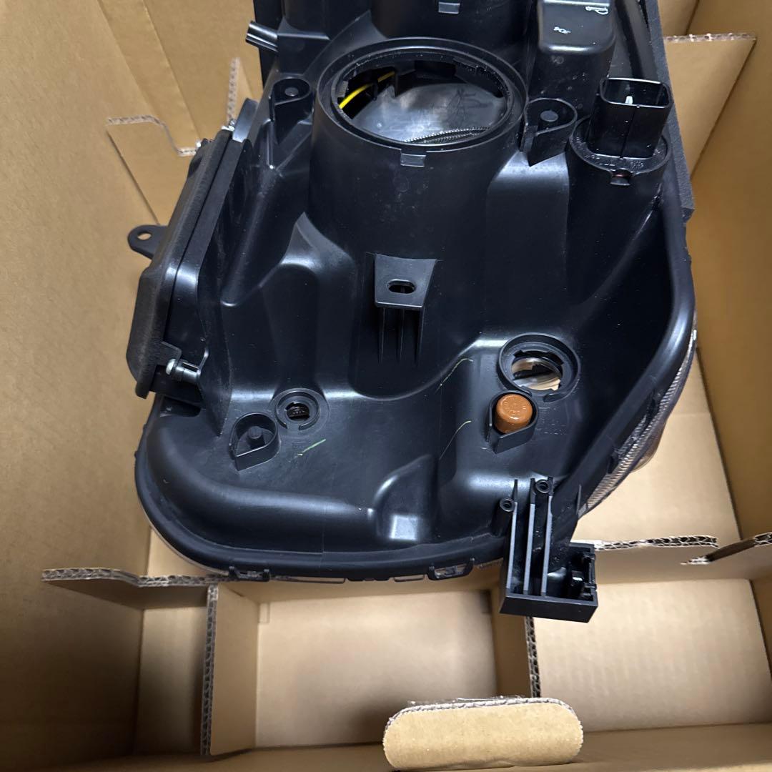 スズキエブリィ　日産クリッパー17v 17wヘッドライトHID 美品ハウジング