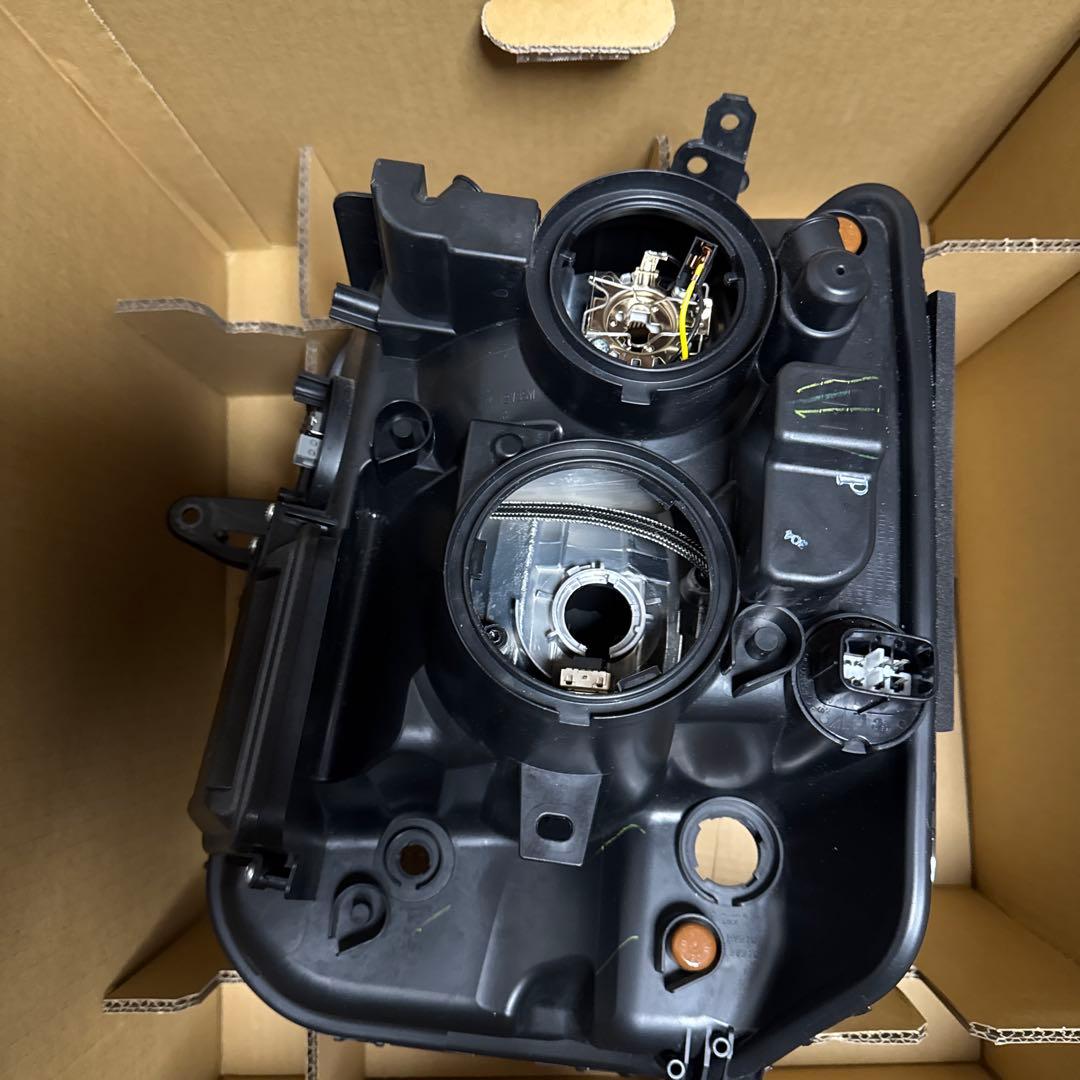 スズキエブリィ　日産クリッパー17v 17wヘッドライトHID 美品ハウジング
