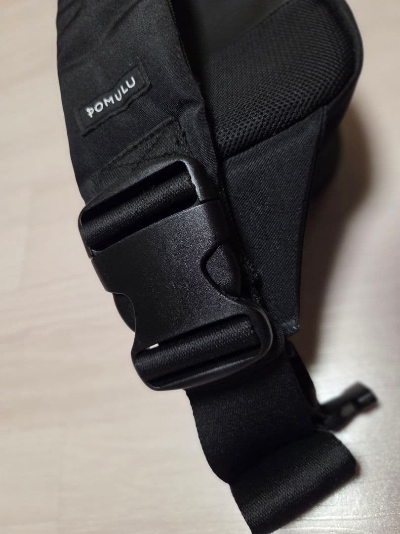 【美品•送料込み】POMULU ★ブラック★ 2way ヒップシート