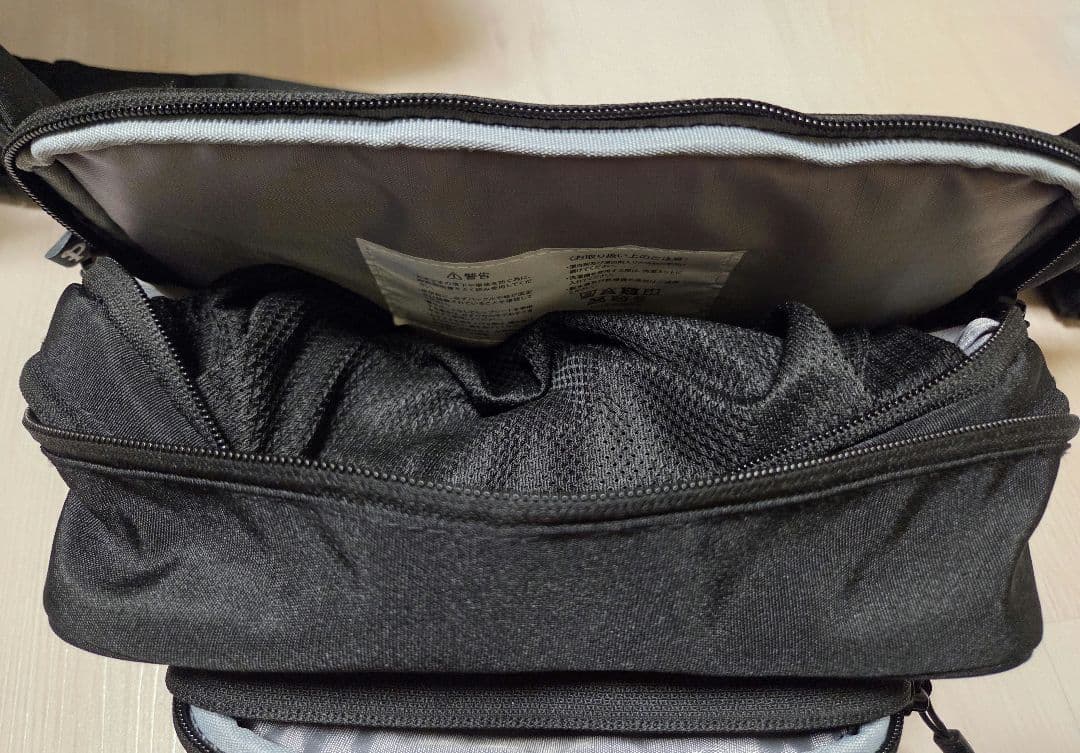 【美品•送料込み】POMULU ★ブラック★ 2way ヒップシート