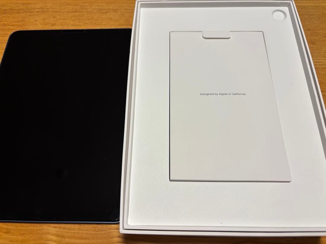 iPadAir第5世代 iOS15.6.1 WiFiモデル64GB ブルー 箱付