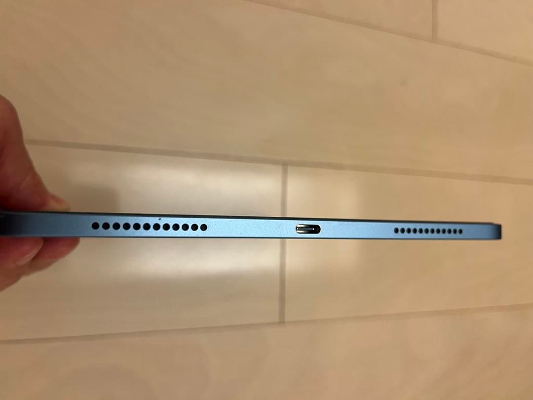iPadAir第5世代 iOS15.6.1 WiFiモデル64GB ブルー 箱付