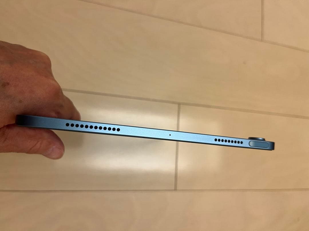 iPadAir第5世代 iOS15.6.1 WiFiモデル64GB ブルー 箱付