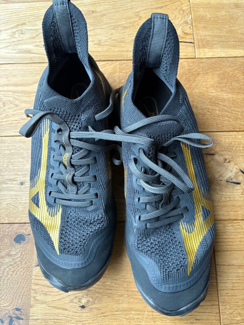 ミズノ　ウェーブライトニングネオ2