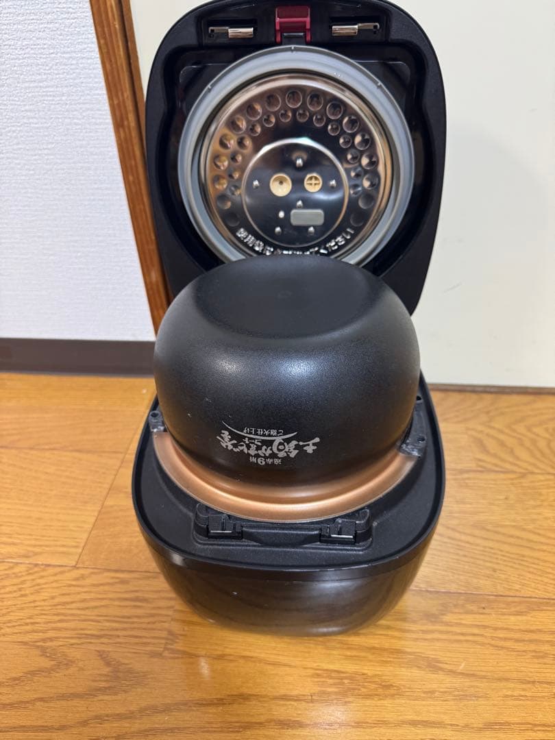 TIGER タイガー　炊飯器　JPI-10SC 2023年製