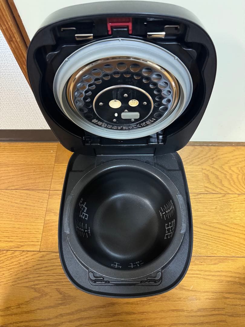 TIGER タイガー　炊飯器　JPI-10SC 2023年製