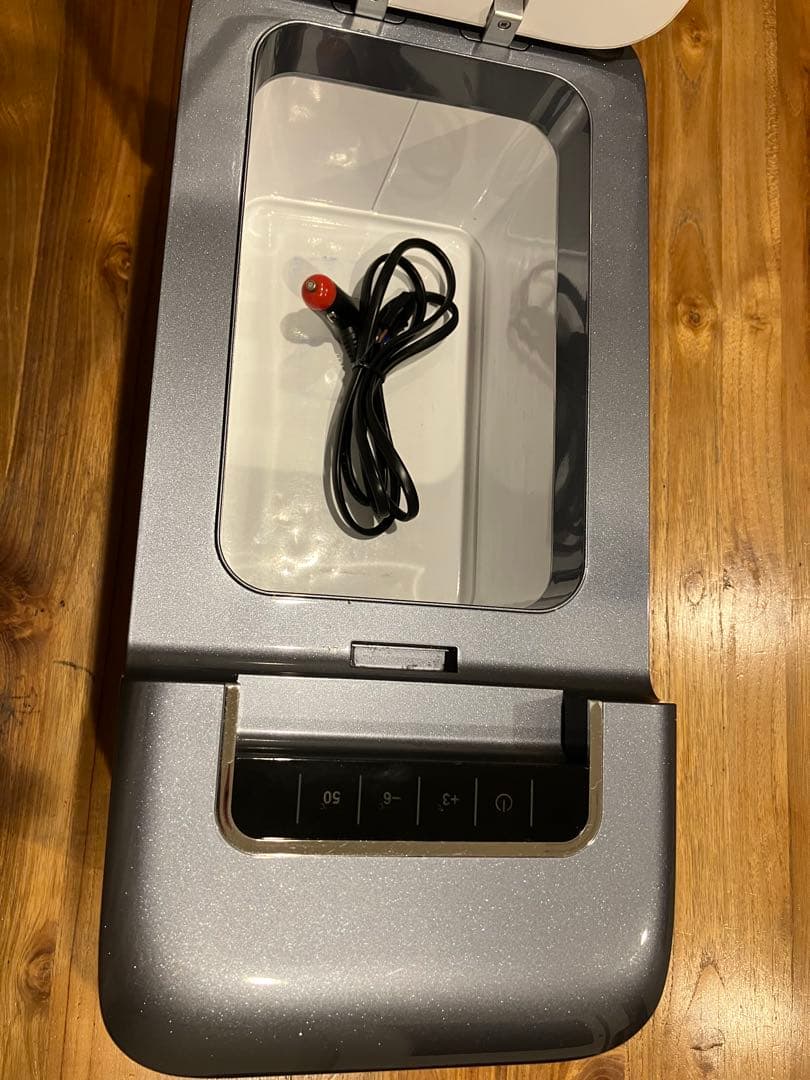 Qrey 6L ポータブル冷蔵庫車載 小型冷蔵冷凍庫 　（送料無料）　最終値下げ