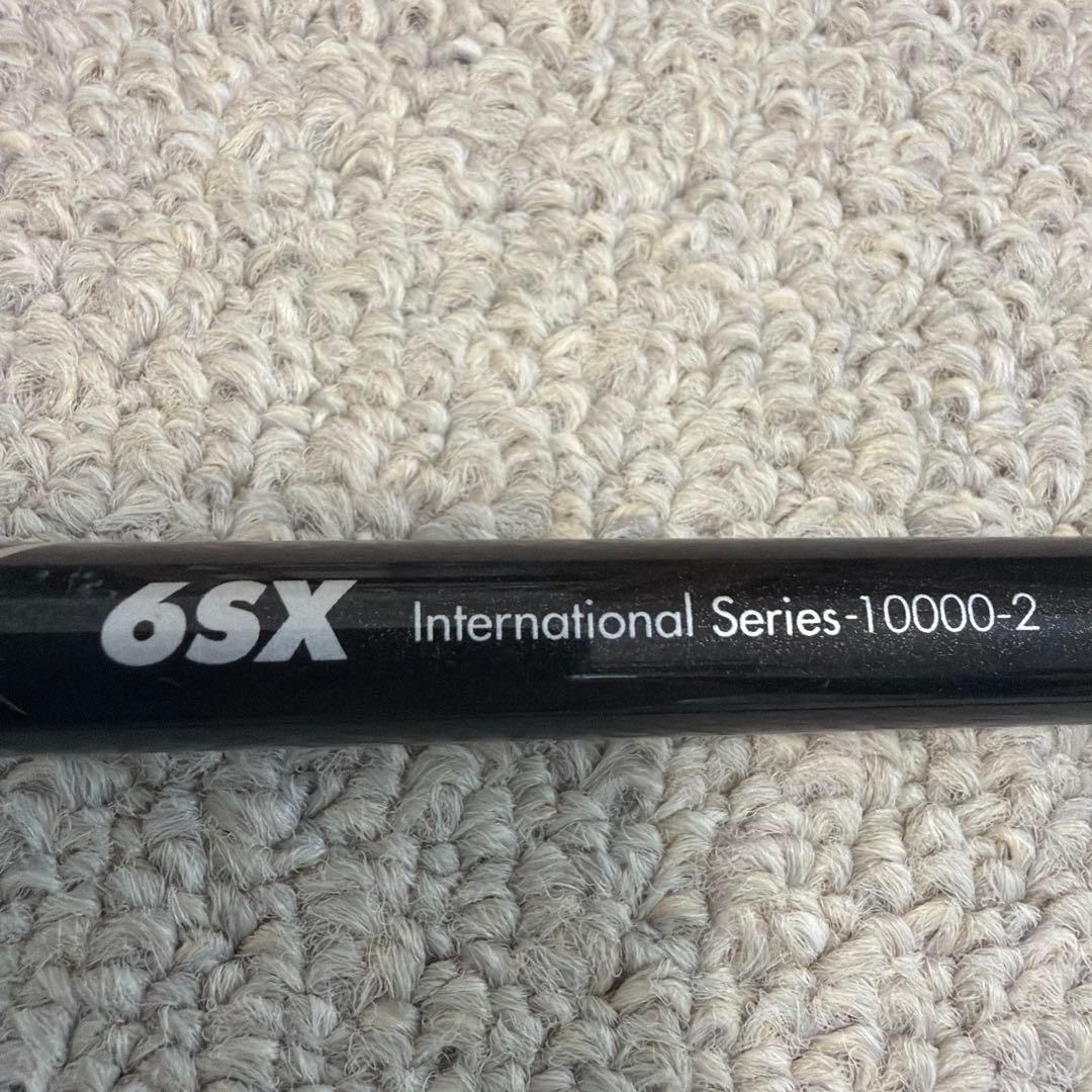 The ATTAS V2 6SXドライバー タイトリストスリーブ付き