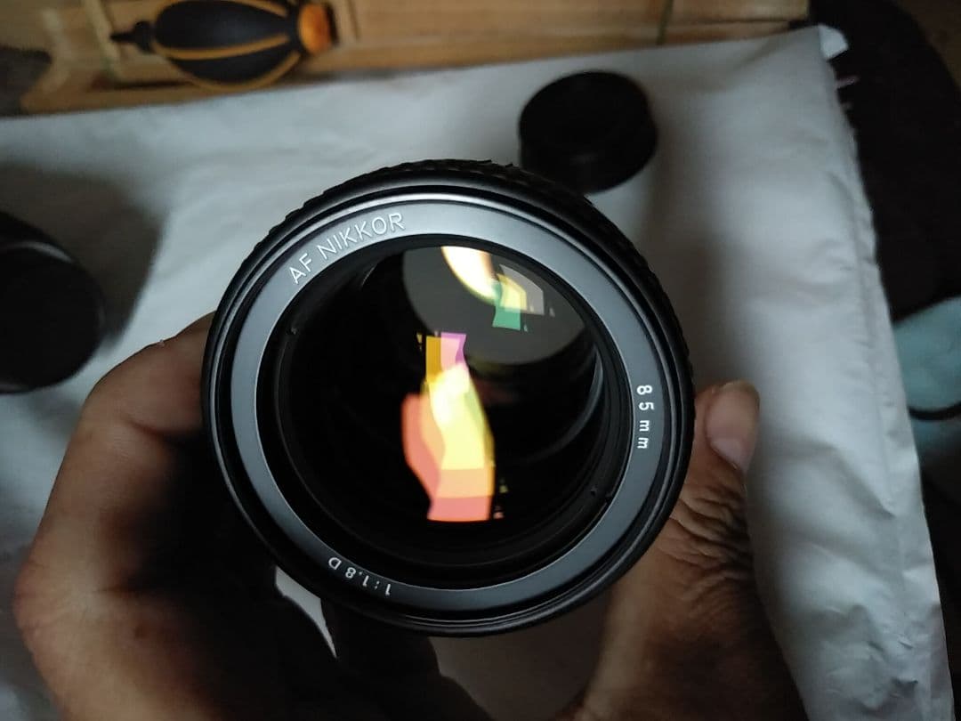 Nikon 85mm f/1.8 D レンズ