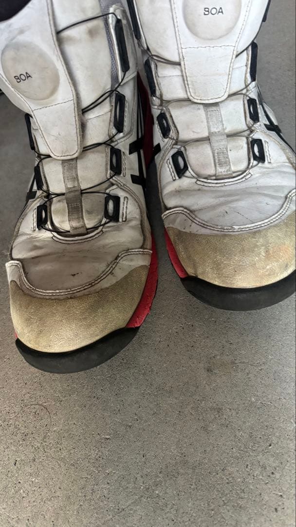 ASICS 白　ハイカット安全靴 ボアシステム