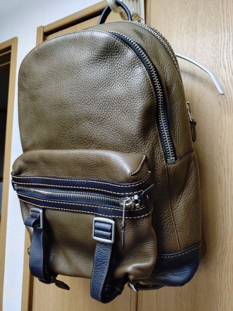 週末お値引き COACH オリーブグリーン レザー リュック