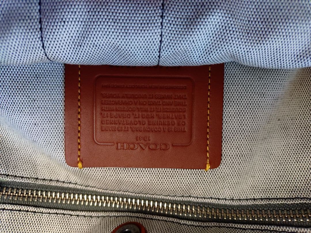 週末お値引き COACH オリーブグリーン レザー リュック