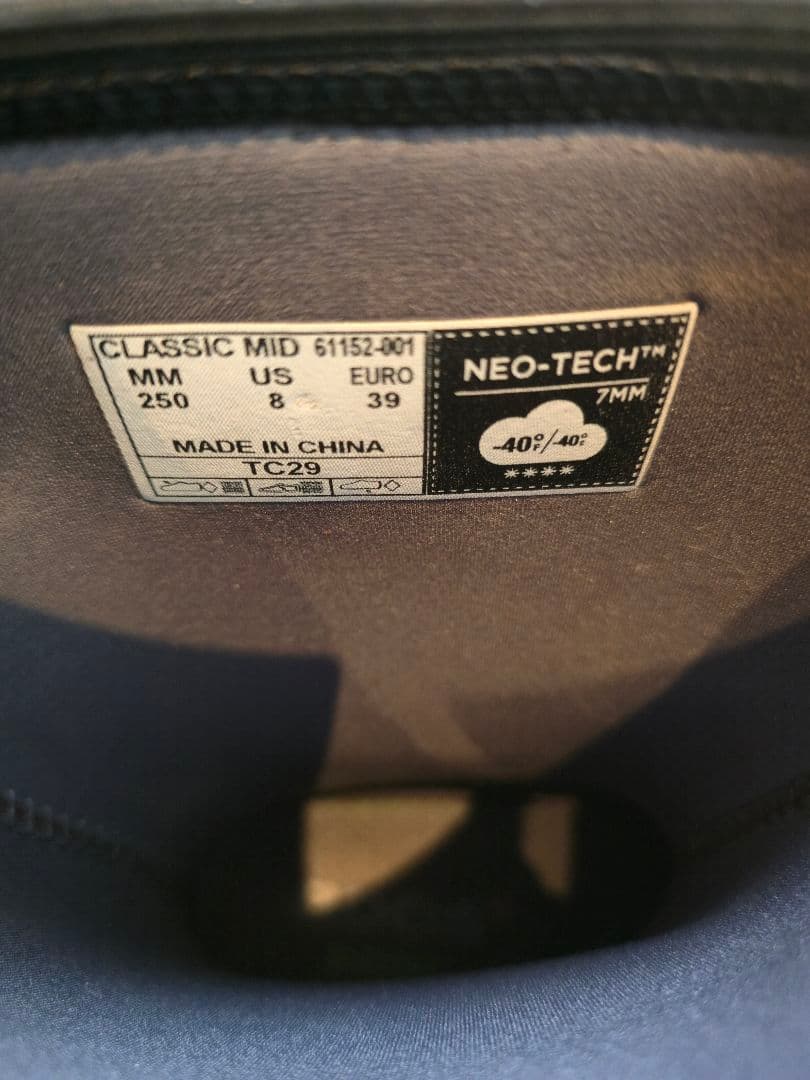 BOGS CLASSIC MID ボグス スノーブーツ　未使用