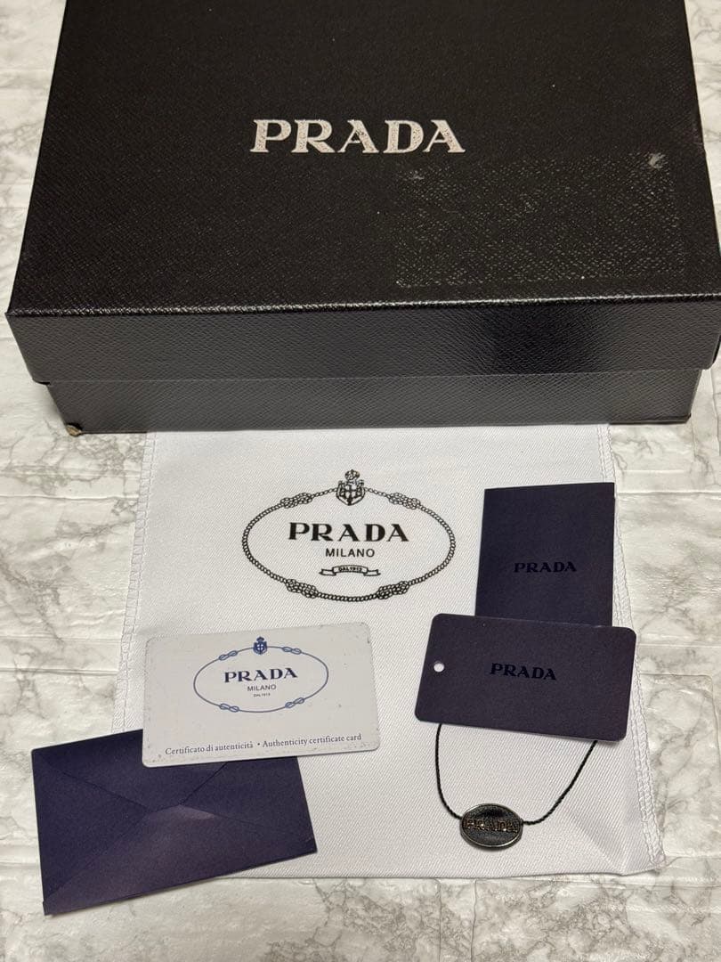 ✨超美品✨PRADA スマートフォンケース ショルダーバッグ　jsk