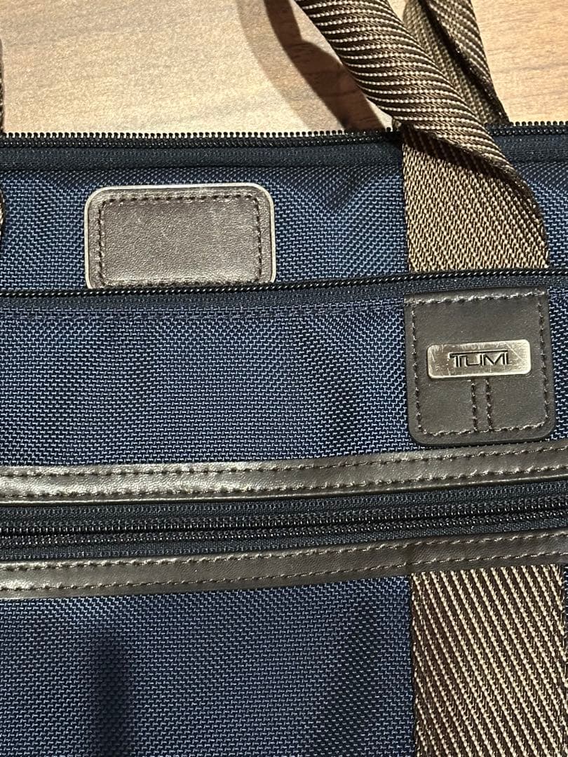 TUMI ネイビー ビジネスバッグ