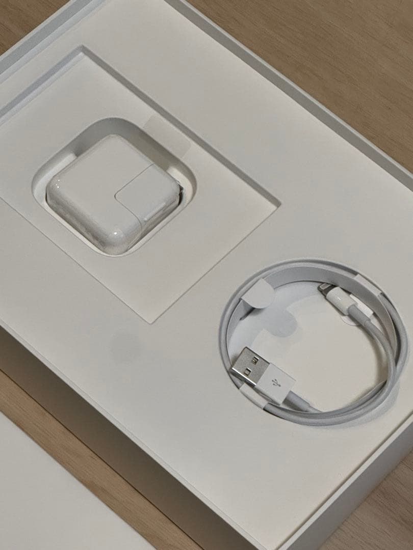 【美品】　Apple iPad 第6世代 Wi-Fi 32GB