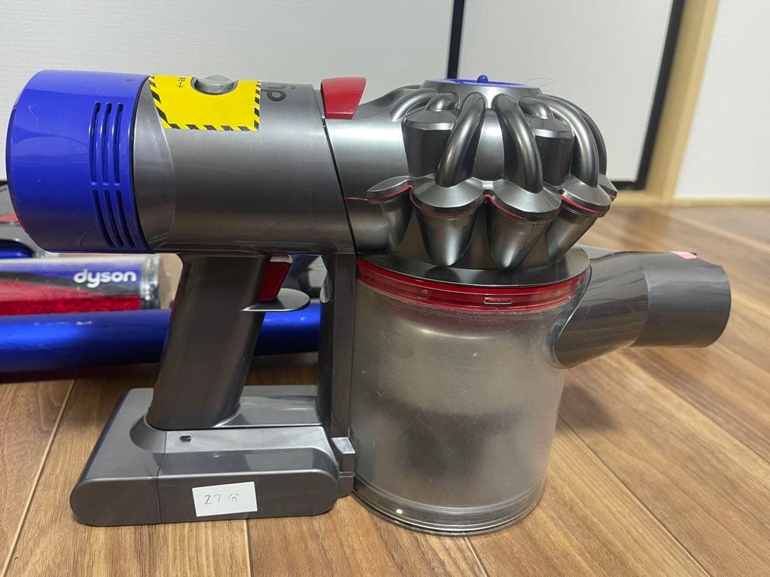 Dyson - ダイソン V7 (sv11) スティッククリーナー 本体