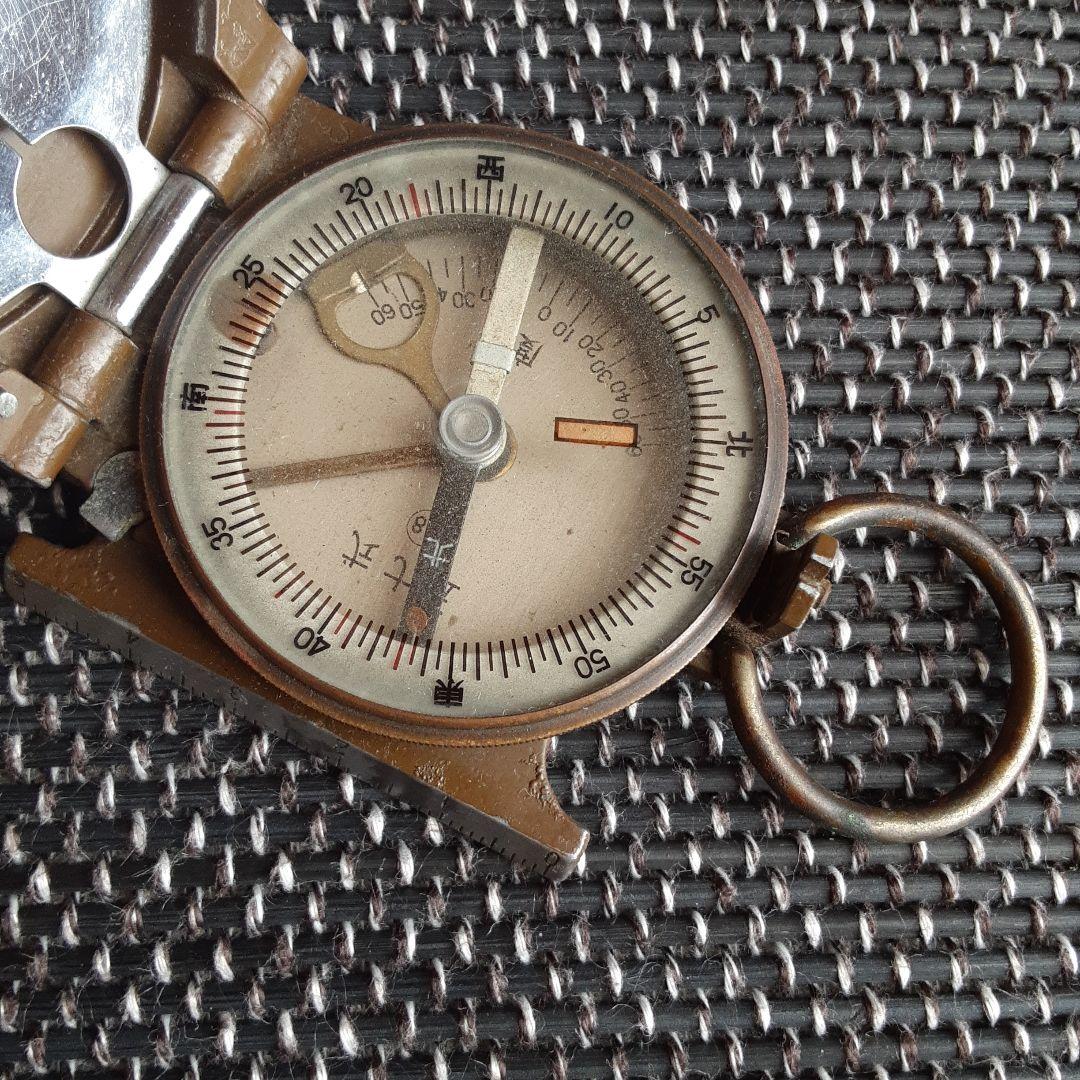 古い日本陸海軍五七式羅針盤/コンパス方位計地図磁石/野外行軍装備/銃武具携帯え