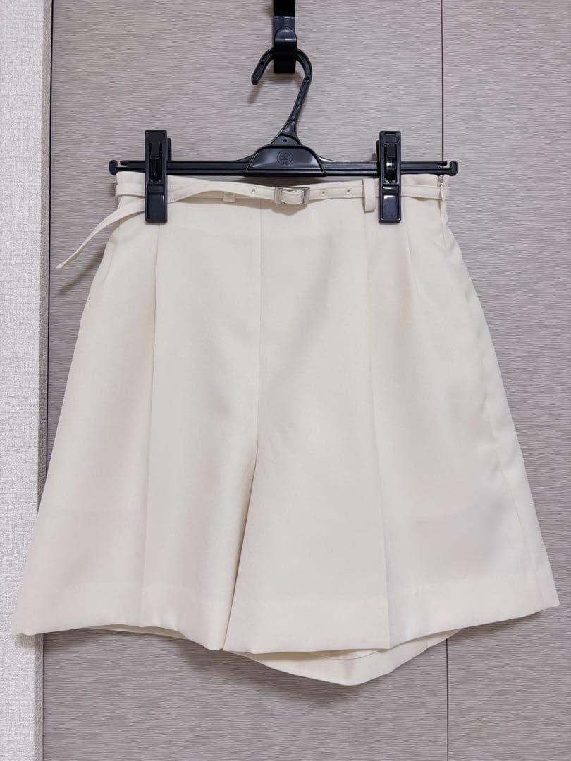 CELFORD♡ベルト付きハイウエストショートパンツ　IVR 36