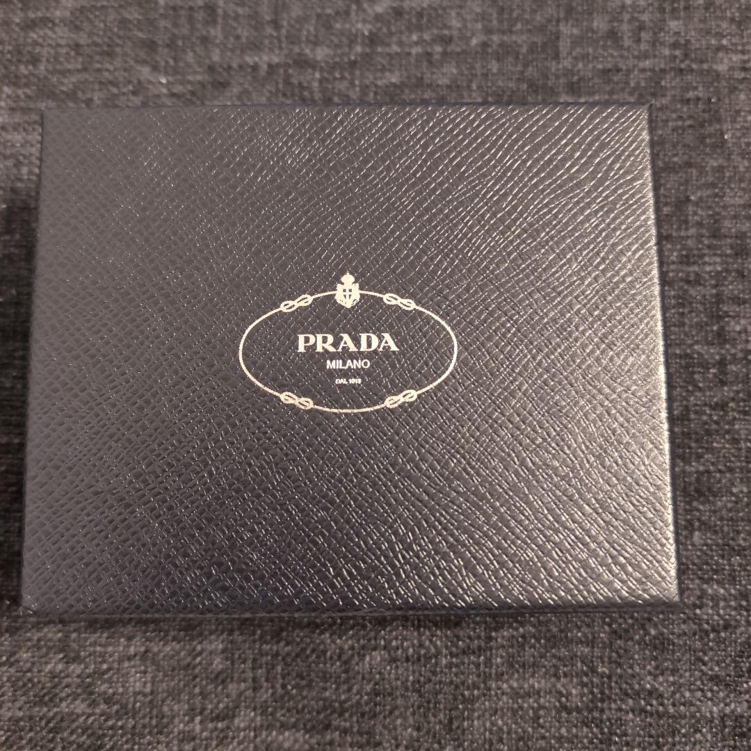 プラダ　名刺カードケース