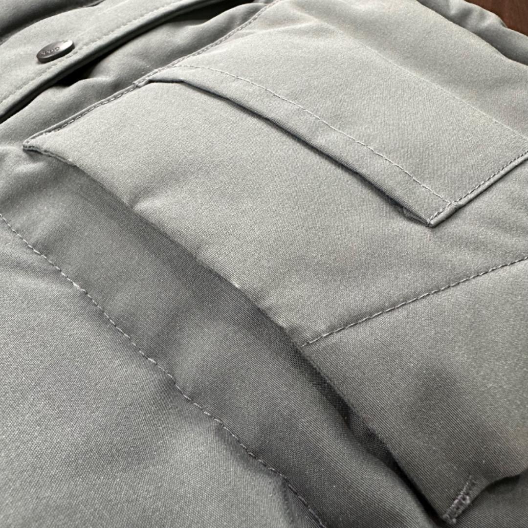 【美品】カナダグース　ダウンベスト　サイズS〜M　ネイビー　ジャケット　冬服