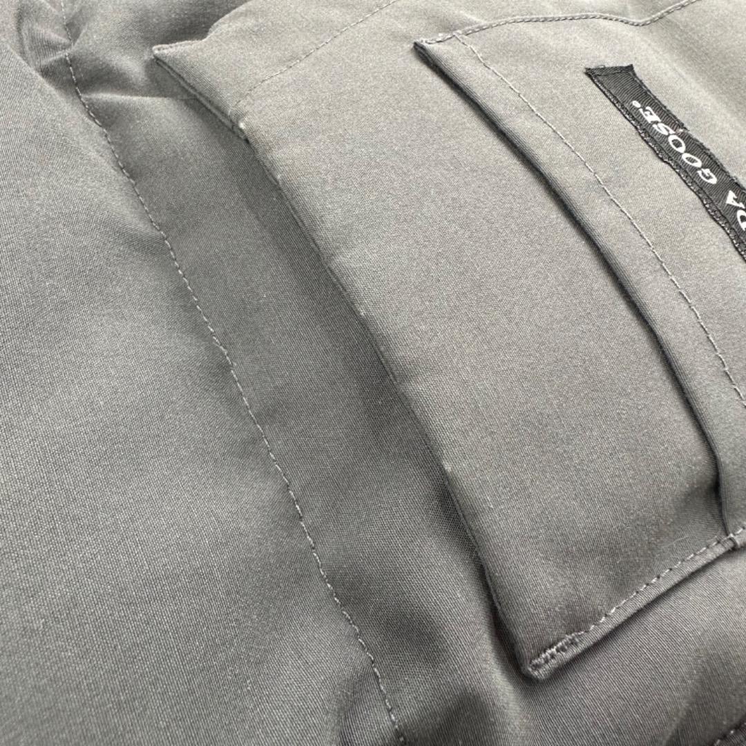 【美品】カナダグース　ダウンベスト　サイズS〜M　ネイビー　ジャケット　冬服