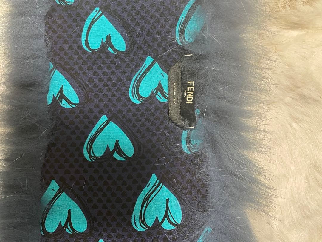FENDI ファー ネックウォーマー ハートモチーフ