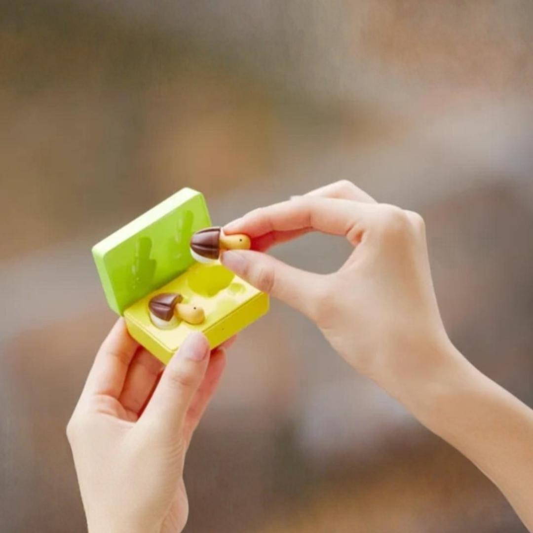 新品 きのこの山 ワイヤレスイヤホン 世界限定3500台