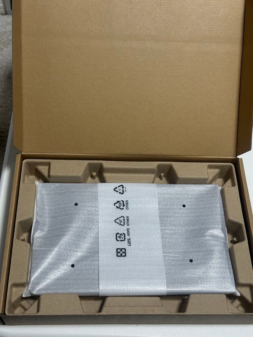 DELL ポータブルモニター P1424H 外箱・付属品付き