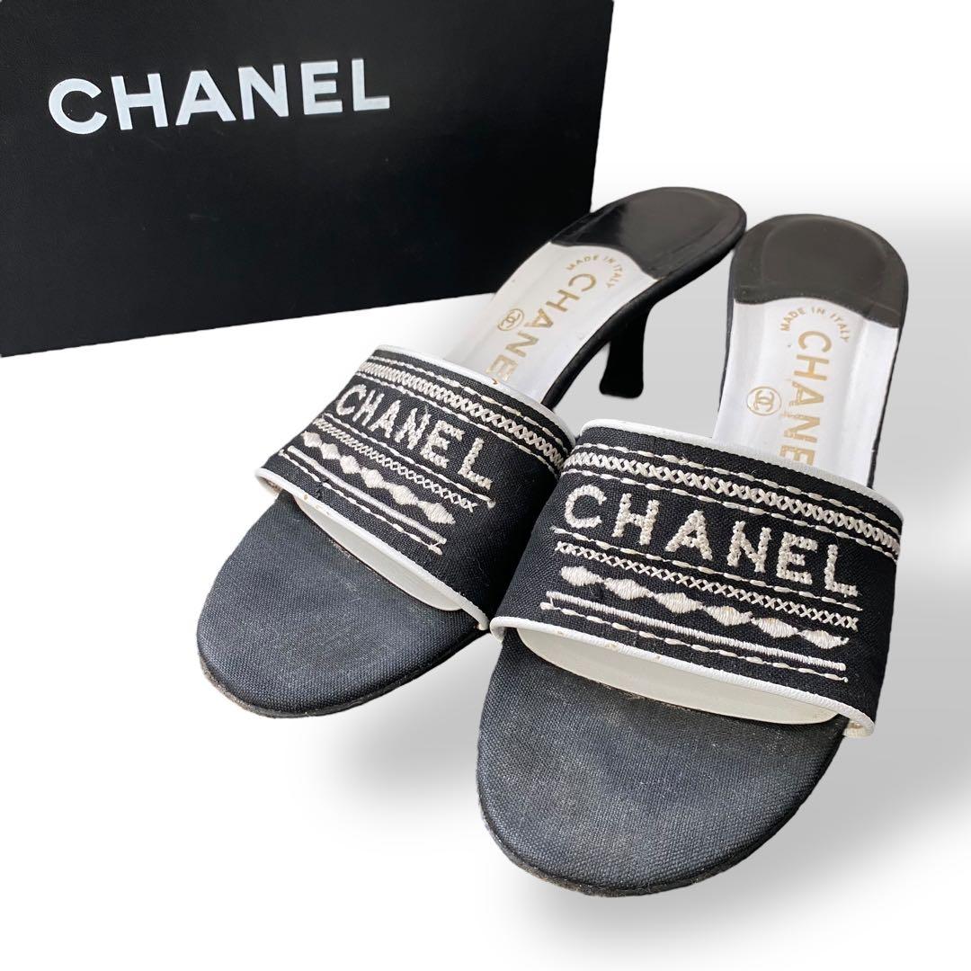 CHANEL ロゴ刺繍　ミュール　白　黒　23-23.5cm