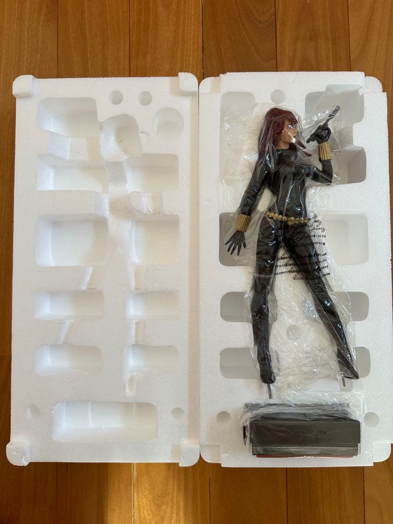 【希少・限定】　MARVEL　マーベル　ボウエン　ブラック・ウィドウ　スタチュー