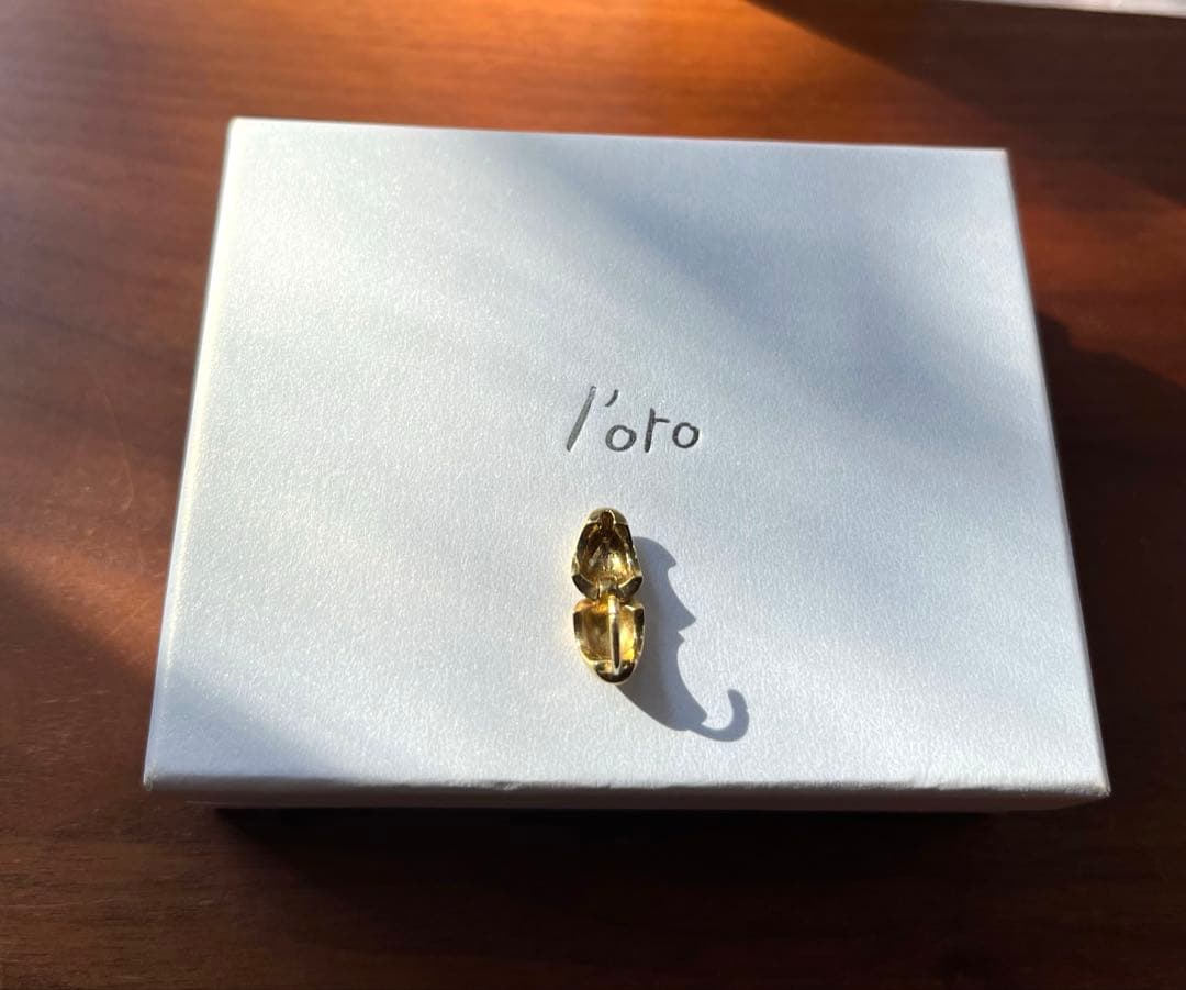 Loro ピアス　片耳　ゴールド