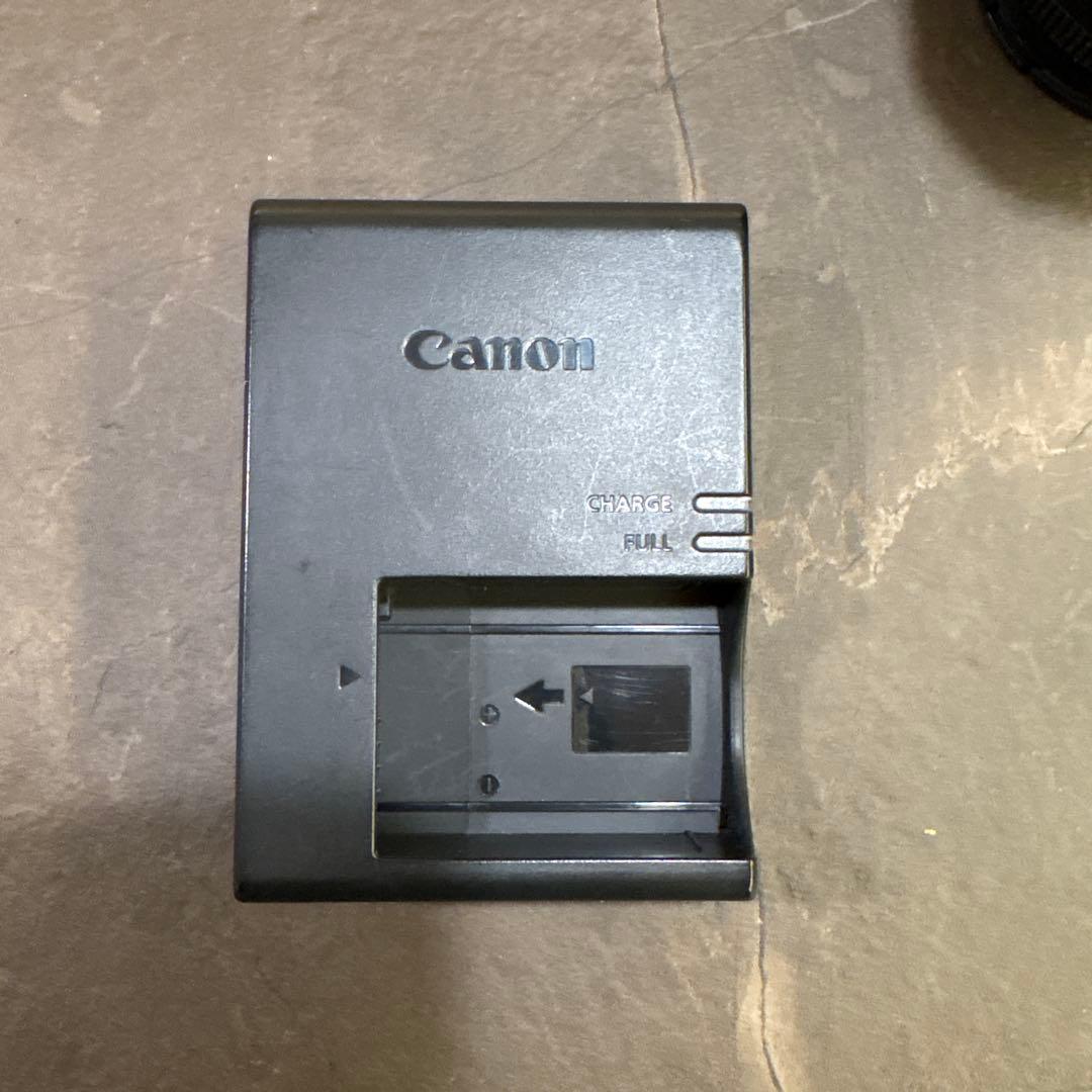 【ジャンク】Canon EOS 8000D 標準レンズセット 付属品・バッグ付