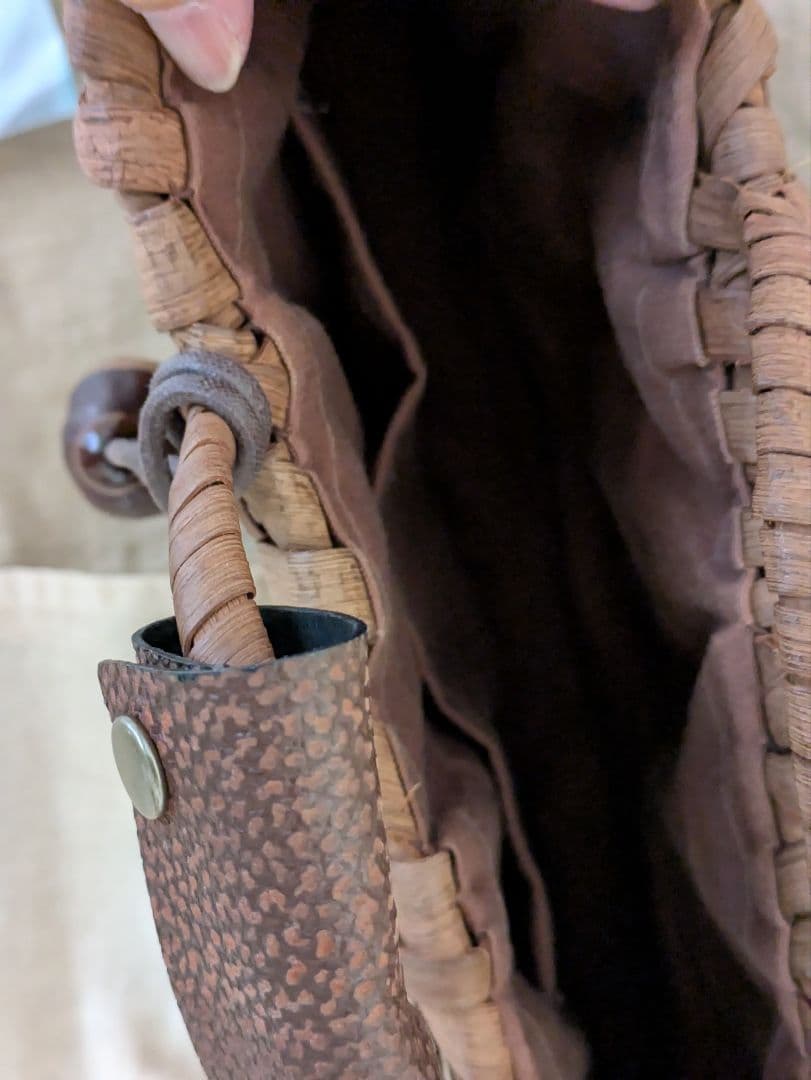 天然素材山葡萄　　　　編み込みかごバッグ