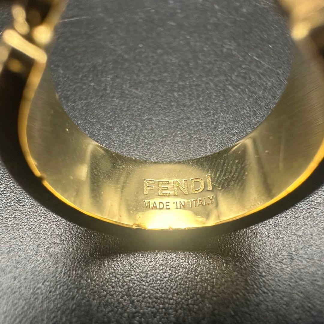 美品✨　FENDI　フェンディ　ピアス　フープ　ゴールド　1682