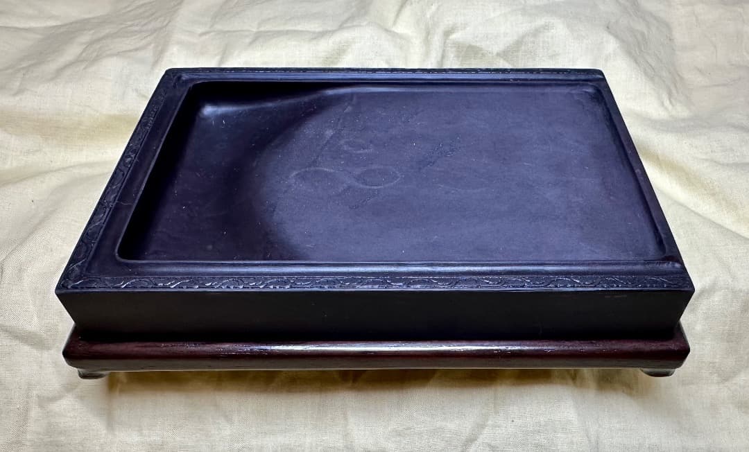 中国・高級「端硯 」・方型・ ケース付き・ 書道用具。