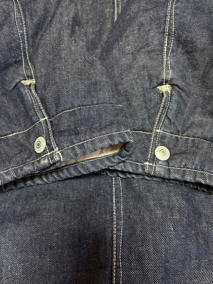 リーバイスレッド　中綿入りリバーシブルコート　Mサイズ