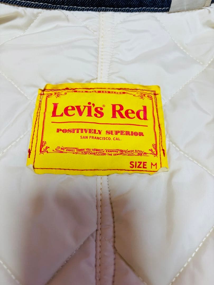 リーバイスレッド　中綿入りリバーシブルコート　Mサイズ