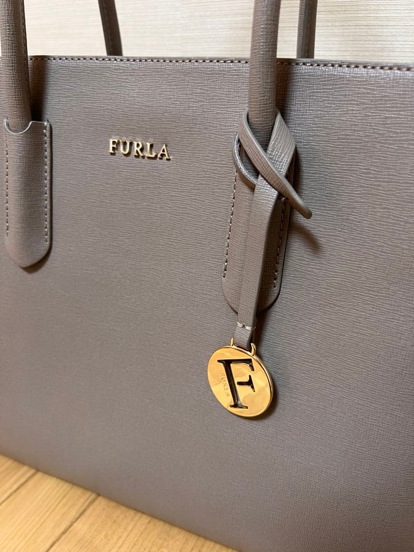 【美品】FURLA バッグ