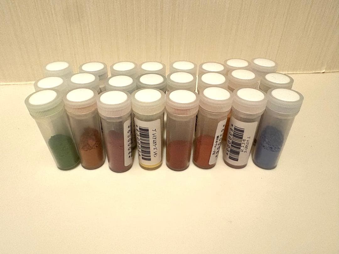 日本ヴォーグ社　ポーセラーツ　上絵の具　プレミアムカラーズ　24色