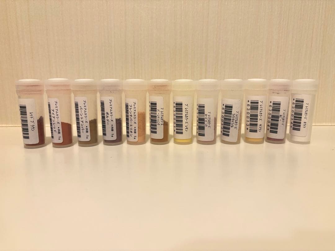 日本ヴォーグ社　ポーセラーツ　上絵の具　プレミアムカラーズ　24色