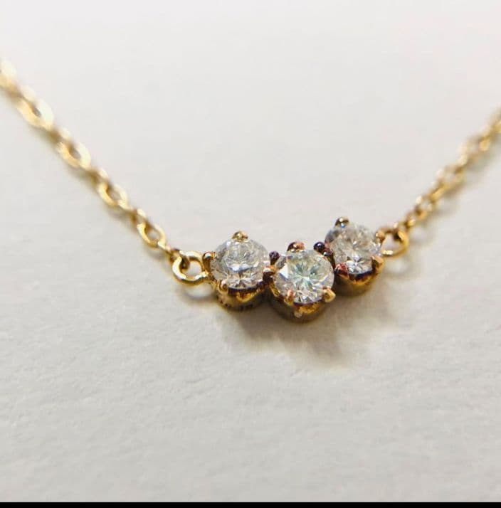 AHKAH　トレスダイヤネックレス　 K18YG ダイヤモンド0.10ct