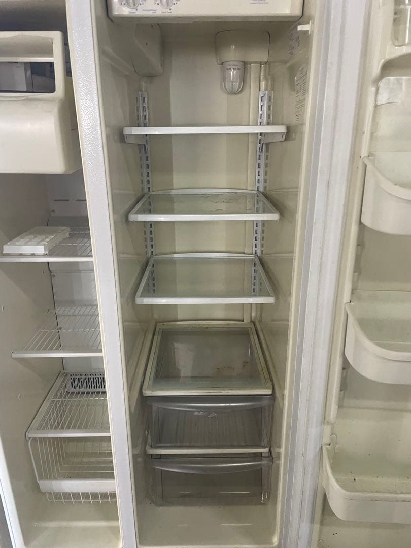 Frigidaire サイドバイサイド冷蔵庫 ホワイト