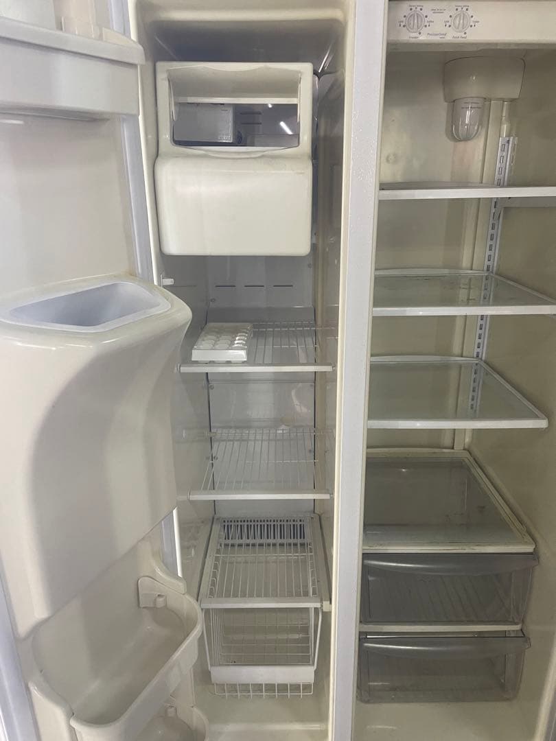 Frigidaire サイドバイサイド冷蔵庫 ホワイト