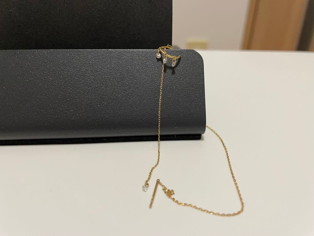 AHKAH ビンドゥチェーンダイヤモンドピアス