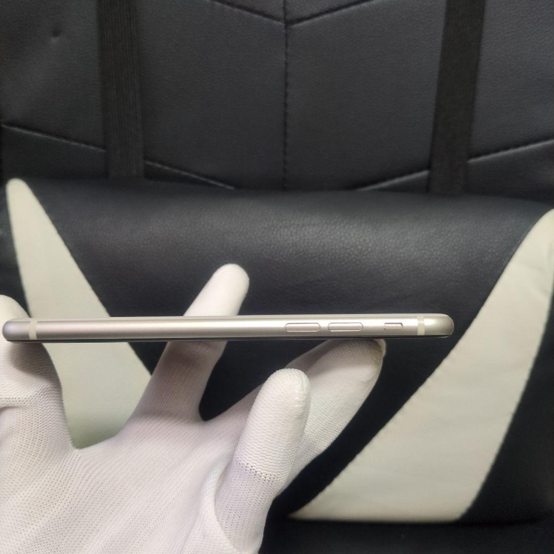 79 画面新品 iPhone　SE 第3世代　128gb 白　SIMフリー　ホワ