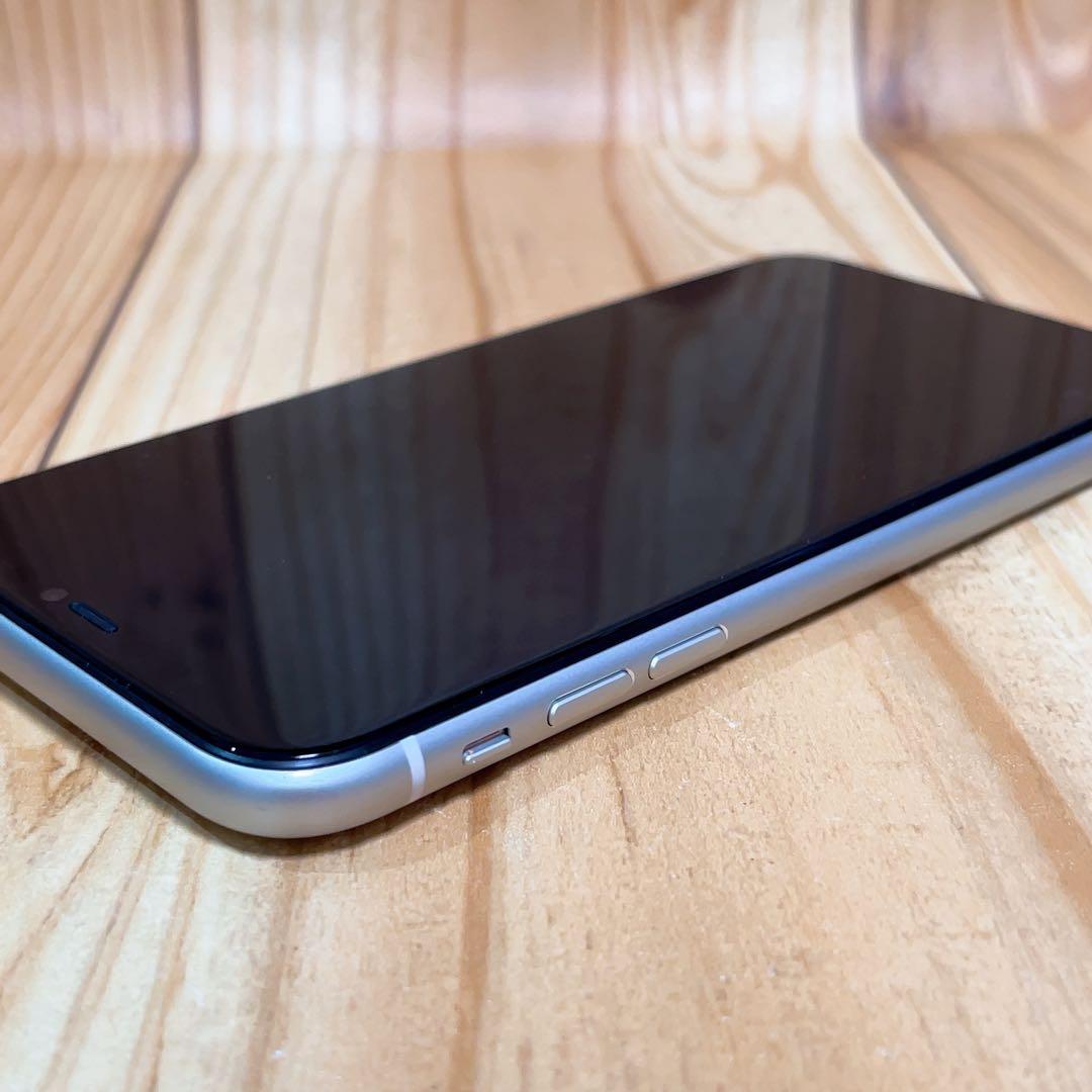SIMフリー 本体 iPhone 11 128 GB 566 ホワイト 電池新品