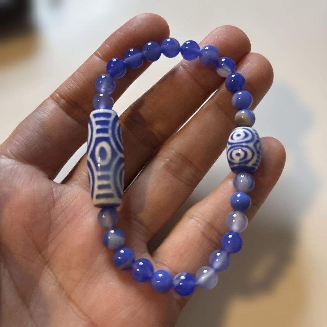 すごいズンとくる！青玉髄天珠、龍眼天珠、青のファイヤーアゲート！すごい！