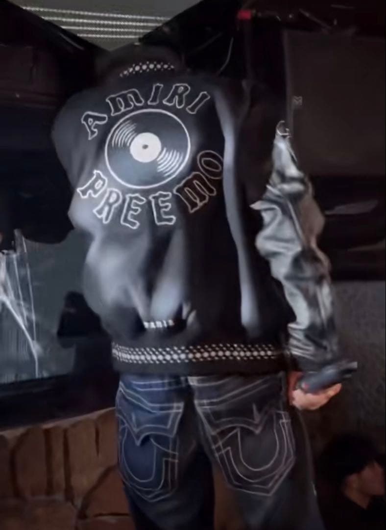 io着用TRUE RELIGION BIG T 33 ブーツカット