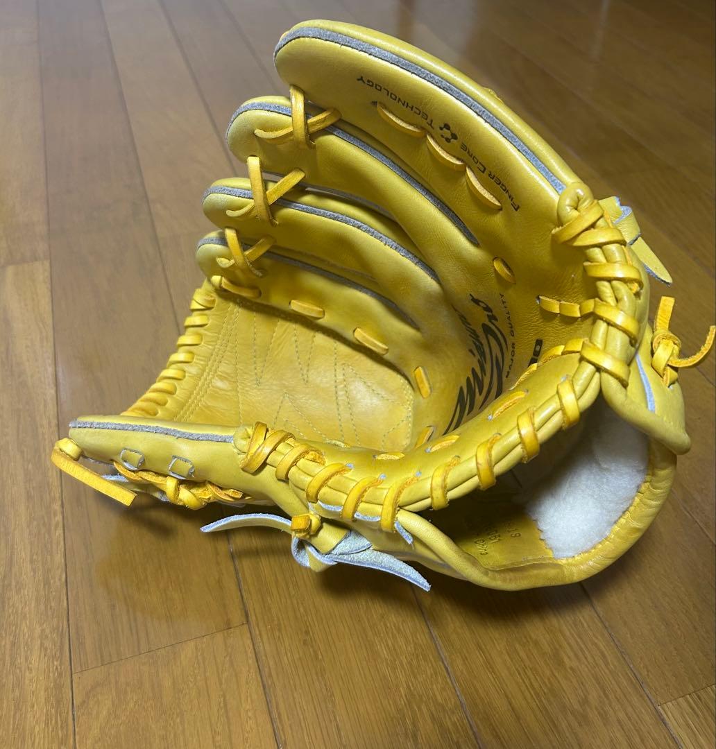 Mizuno Pro 軟式投手グローブ 黄色